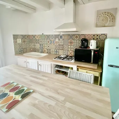Feriehus La Maison Rouge *